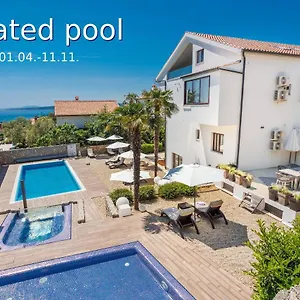 https://apartments-rooms-dario-krk.primorje-gorskikotar.com