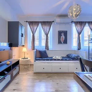 Monte Zaro Hostel Póla